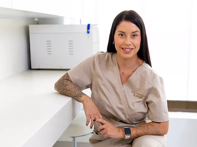 11 ainoa alba tecnico capilar